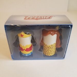 NIB DC Justice League Enesco Wonder Woman vs Cheetah Salt & Pepper Shaker Set